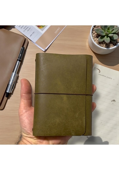 Guizzmo Deri Defter Kılıfı, A6 Boyut, 3 Lastikli, Minimalist Tasarım 0.75 LT - 2.5 LT - 12 KG