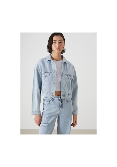 LC Waikiki Lcw Vision İndigo Gömlek Yaka Oversize Crop Kadın Jean Ceket Lıght Indıgo Rod LC Waikiki Lcw Vision İndigo Gömlek Yaka Oversize Crop Kadın Jean Ceket Lıght Indıgo Rod