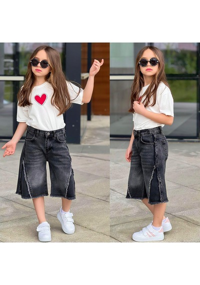 Ay Kids Kız Çocuk Kalp Baskılı Oversize Tişört & Bol Paça Jean Kapri Kombin Takım 2689s Siyah Ay Kids Kız Çocuk Kalp Baskılı Oversize Tişört & Bol Paça Jean Kapri Kombin Takım 2689s Siyah
