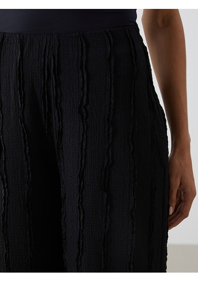 Lcwaıkıkı Classic Siyah Beli Lastikli Dokulu Geniş Paça Kadın Pantolon