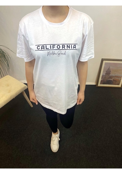 Kadın Bisiklet Yaka Oversize Fit Californıa Baskılı Tişort Spr24tsk304 Beyaz Kadın Bisiklet Yaka Oversize Fit Californıa Baskılı Tişort Spr24tsk304 Beyaz