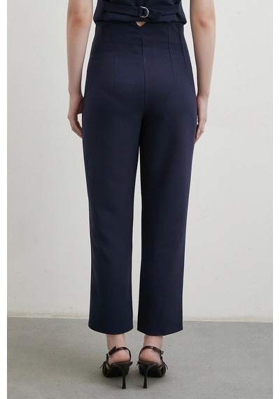 Önü Pensli Skinny Kumaş Pantolon Lacivert Lacivert Önü Pensli Skinny Kumaş Pantolon Lacivert Lacivert