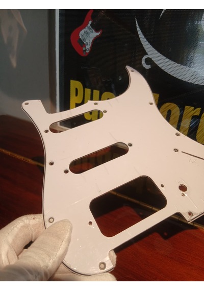 Elektro Gitar Pickguard Beyaz 11 Delik H/s/s Konfigürasyon 4-ply Tortoise Shell Strat Pickguard