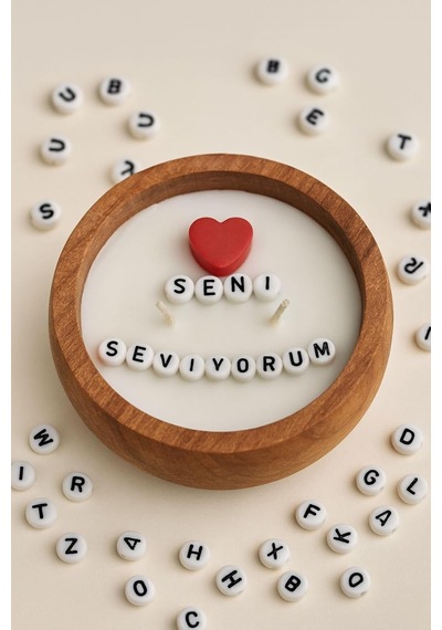 Gizli Mesajlı Mum Seni Seviyorum El Yapımı Soya Mum Ahşap Kasede, Çift Fitilli, Sevgiliye Hediye Seçeneği Çok Renkli Gizli Mesajlı Mum Seni Seviyorum El Yapımı Soya Mum Ahşap Kasede, Çift Fitilli, Sevgiliye Hediye Seçeneği Çok Renkli