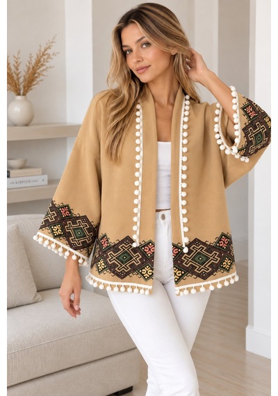 Lima Camel Kadın Etnik Desenli Kimono Ceket Ponpon Detaylı Salaş Kesim Bohem Mevsimlik Ceket Lima Camel Kadın Etnik Desenli Kimono Ceket Ponpon Detaylı Salaş Kesim Bohem Mevsimlik Ceket