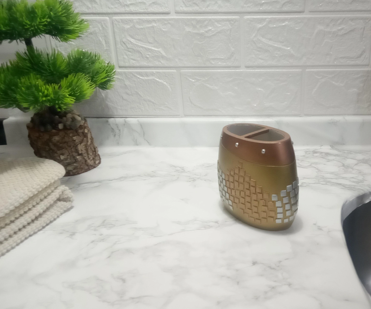 2 Adet Diş Fırçalık Altın Mozaik Poliresin 10x10x5cm Banyo Seti Çok Renkli