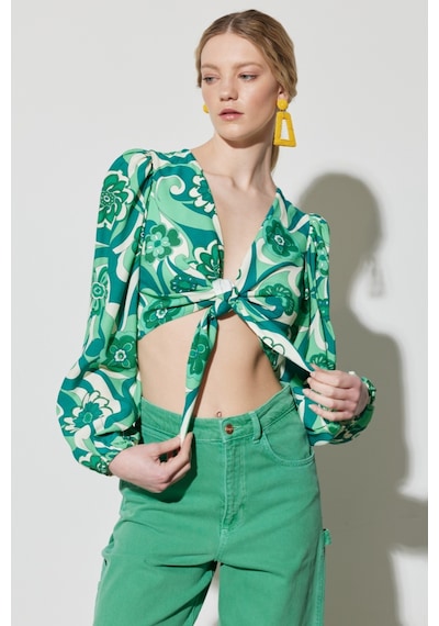 Wrangler Regular Fit Normal Kesim V Yaka Yeşil Desenli Crop Bluz W231592300