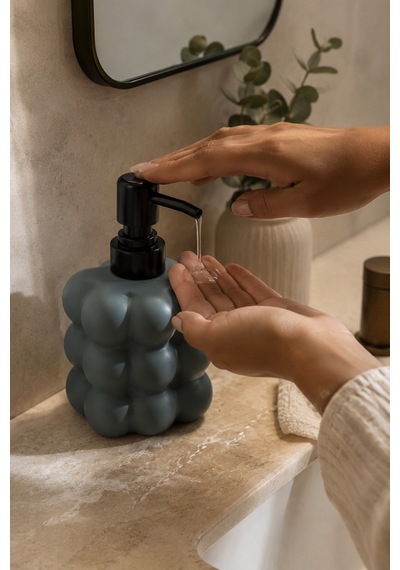 Modern Bubble Sıvı Sabunluk 400 Ml Siyah Pompalı Kabarcık Desenli Banyo Ve Mutfak Tezgâh Üstü Dispenser - 15 Cm X 9 Cm X 6,5 Cm Füme
