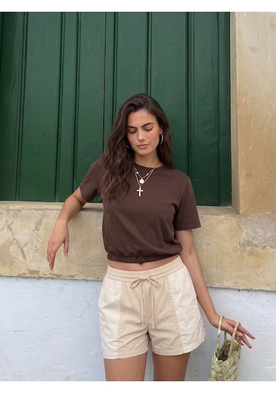 Onloox Kadın Acı Kahve Acı Kahve Viskon Karışımlı Bisiklet Yaka Kısa Kollu Balon Form Beli Lastikli Crop T-shirt Acı Kahverengi Onloox Kadın Acı Kahve Acı Kahve Viskon Karışımlı Bisiklet Yaka Kısa Kollu Balon Form Beli Lastikli Crop T-shirt Acı Kahverengi