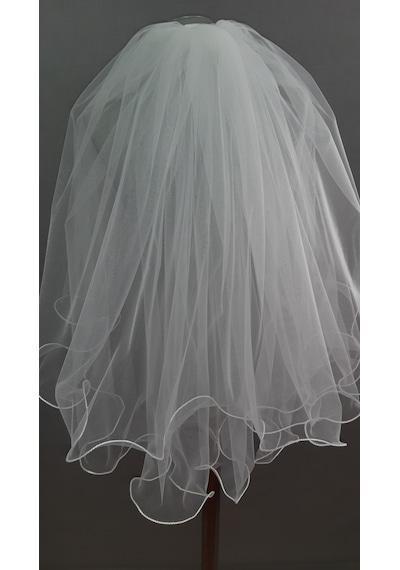 Suzanna Moda Şerit Kıvrımlı Dalgalı 3mt Eninde Taraklı Hayal Tül Gelin Duvak Çift Kat 70x60 Cm Boyunda Fildişi Suzanna Moda Şerit Kıvrımlı Dalgalı 3mt Eninde Taraklı Hayal Tül Gelin Duvak Çift Kat 70x60 Cm Boyunda Fildişi