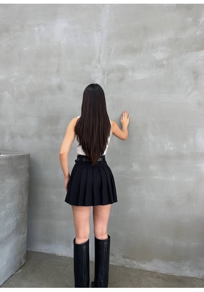 Kadın Dokuma Kumaş Pileli Kemerli Etek Astarlı, Mini Boy, Modern Ve Şık Tasarım Siyah