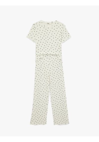 Koton Kısa Kollu Bisiklet Yaka Kalp Desenli Pamuklu Pijama Takımı Beyaz Desenli 6slk40090mk Koton Kısa Kollu Bisiklet Yaka Kalp Desenli Pamuklu Pijama Takımı Beyaz Desenli 6slk40090mk