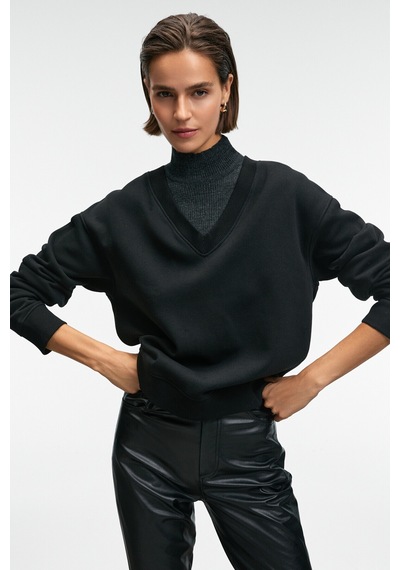 Grimelange ARINEL Kadın V Yaka Regular Fit Siyah Sweatshirt