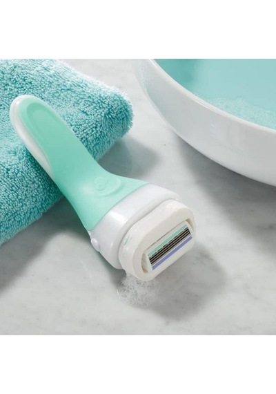 Wilkinson Sword Intuition 2 İn 1 Sensitive Care Kendinden Sabunlu 4 Bıçaklı Kadın Tıraş Bıçağı