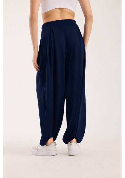 Gugus Kadın Modal Kumaş Şalvar Trend Model Paça Ve Bel Detaylı Rahat Kesim Eşofman Koyu Lacivert Gugus Kadın Modal Kumaş Şalvar Trend Model Paça Ve Bel Detaylı Rahat Kesim Eşofman Koyu Lacivert