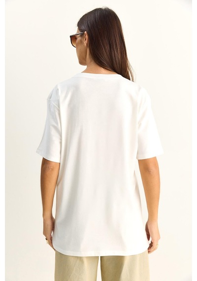 Shade Kadın Figürlü Nakış Ve Boncuk Detaylı Oversize T-shirt 2222 60286121 - Beyaz