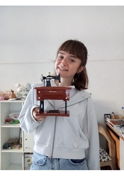 Nostaljik Mini Dikiş Makinesi Tasarımlı Müzik Kutusu Kahverengi