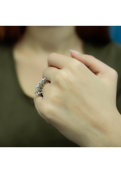 Lova E Renk 1,50 Karat Pırlanta Beştaş Yüzük - HRD Sertifikalı