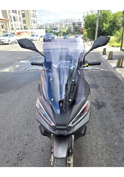Motocam Kanuni Seha 150 Ön Cam 2022-2026 Model 55cm Füme Renkli 4mm Kısa