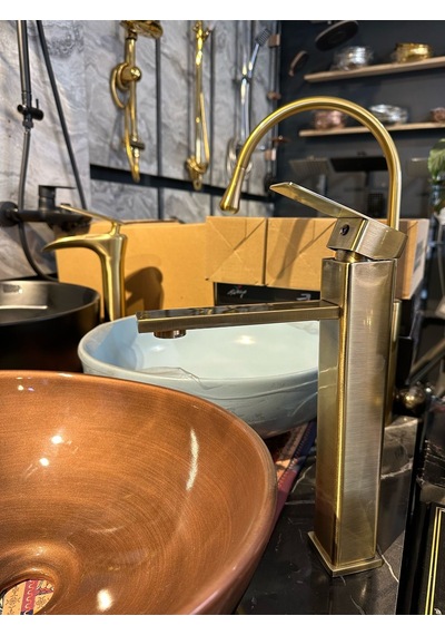 İsaoğlu Yapı Mat Gold Çanak Lavabo Bataryası Mat Altın Lavabo Musluğu Kare Tasarım Mat Antik Gold Gold