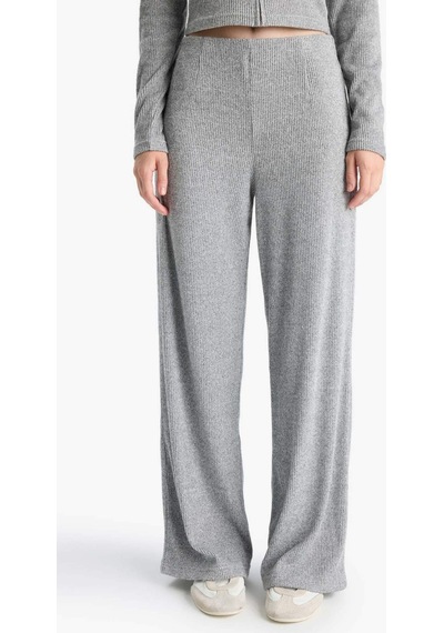 Defacto Beli Lastikli Flare Fit Geniş Paça Eşofman Altı F0991AX25WN Gri Defacto Beli Lastikli Flare Fit Geniş Paça Eşofman Altı F0991AX25WN Gri