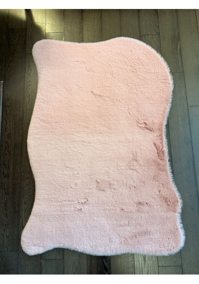 Ultra Soft Pembe Yumuşak Dokulu Peluş Halı Asimetrik