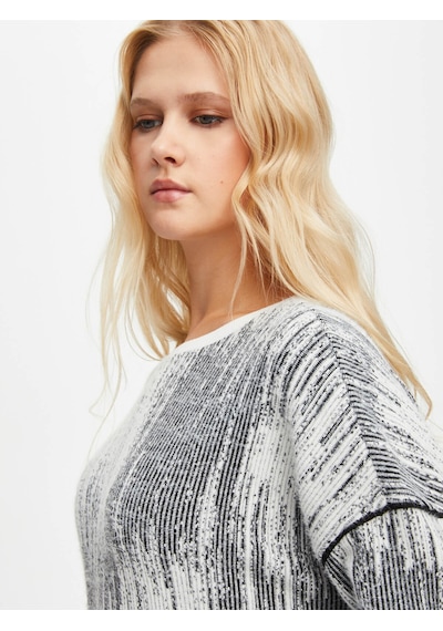 Faik Sönmez Triko Görünümlü Yuvarlak Yaka Sweatshirt 69511 U6951173 Ekru
