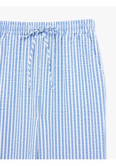 Koton Beli Bağcıklı Düz Paça Rahat Kalıp Gofre Kumaş Çizgili Pantolon Mavi Çizgili 6sal40016ıw