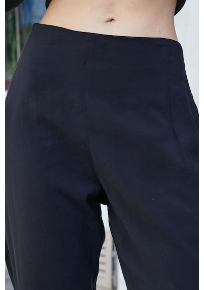 JUMENT Kadın Likrasız Modal Kumaş Yüksek Bel Beli Lastikli Yan Cepli Dar Paça Bilek Boy Pantolon-siyah JUMENT Kadın Likrasız Modal Kumaş Yüksek Bel Beli Lastikli Yan Cepli Dar Paça Bilek Boy Pantolon-siyah