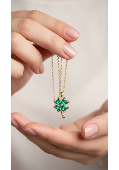 Çekirdekjewelry 925 Ayar Gümüş Ürün Zümrüt Taşlı Yonca Kolye Sarı