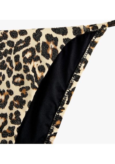 Koton Metalik İplik Detaylı Parıltılı Leopar Desenli Bikini Altı Kahverengi Desenli 6sak00055mm Koton Metalik İplik Detaylı Parıltılı Leopar Desenli Bikini Altı Kahverengi Desenli 6sak00055mm