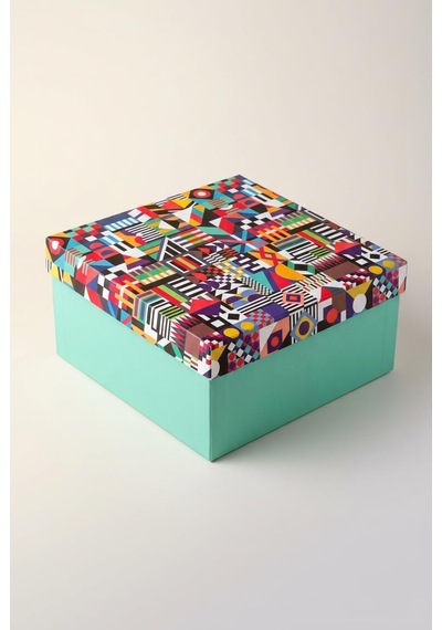 Hediye Kutusu, Modern Şekiller Canlı Geometrik Tasarım, Premium Karton Hediye Kutusu, 26x26x13 Cm Cok Renkli