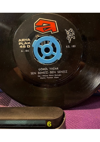 Gönül Yazar Buruk Acı / Sen Bensiz Ben Sensiz 1969 - Arya Plak - Ks. 103/104 - 45'lik