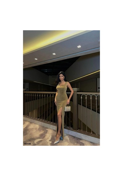 DefyModa Kadın Yırtmaçlı Maxi Askılı Abiye Elbise Gold