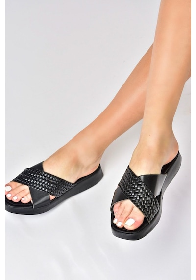 Fox Shoes Siyah Hakiki Deri Çapraz Bantlı Kadın Terlik M291049903