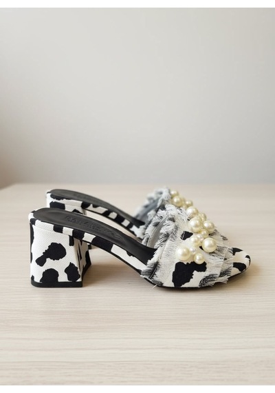 Dabab Shoes Nubıa Kadın İnci Detaylı Hasır Topuklu Beyaz Leopar Terlik Sandalet Beyaz - Leopar - Siyah Dabab Shoes Nubıa Kadın İnci Detaylı Hasır Topuklu Beyaz Leopar Terlik Sandalet Beyaz - Leopar - Siyah
