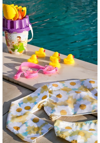 Mayom Kız Çocuk Papatya Desenli Pareolu Bikini Takımı 3'lü Set-sarı-beyaz Beyaz - Sarı Mayom Kız Çocuk Papatya Desenli Pareolu Bikini Takımı 3'lü Set-sarı-beyaz Beyaz - Sarı