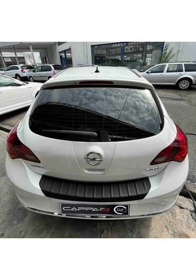 Opel Astra J Hatchback 2012-2018 Yıl Aralığı Uyumlu Arka Tampon Eşiği Mat