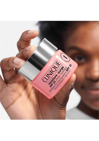 Moisture Surge Spf25 Güneş Koruması İle Cildi Derinlemesine Nemlendirici Ve Koruyucu Krem 30ml
