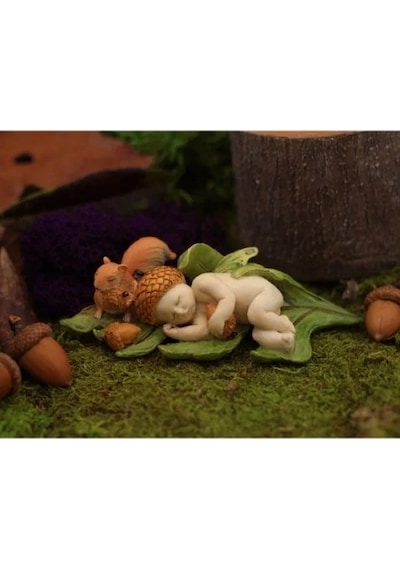 Uyuyan Palamut Peri Bebek Sincap Heykeli, 13.3 Cm