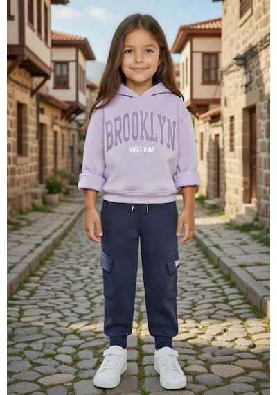 Riccotarz Kız Çocuk Göğsünde Brooklyn Yazı Baskılı Ve Kanguru Cepli 3 İplik Lila Eşofman Takım Lila Riccotarz Kız Çocuk Göğsünde Brooklyn Yazı Baskılı Ve Kanguru Cepli 3 İplik Lila Eşofman Takım Lila