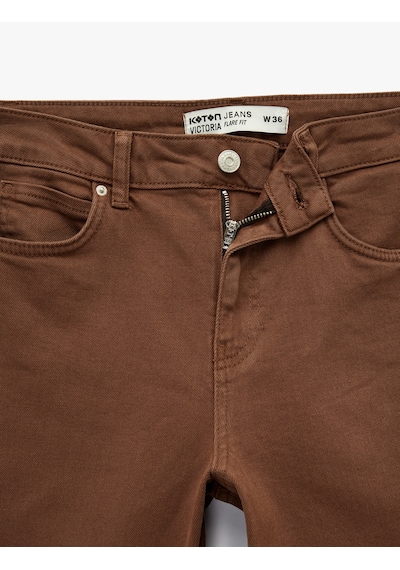 Koton Yüksek Bel Slim Fit Cepli Düğmeli Pamuklu İspanyol Paça Denim Pantolon - Flare Jeans Koyu Kahverengi 6sal40058mw Koyu Kahve Koton Yüksek Bel Slim Fit Cepli Düğmeli Pamuklu İspanyol Paça Denim Pantolon - Flare Jeans Koyu Kahverengi 6sal40058mw Koyu Kahve