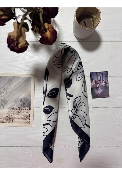 Trend Dokunuş Kadın 50-50 Saten Lacivert Çiçekli Yaprak Motifli Fular Bandana
