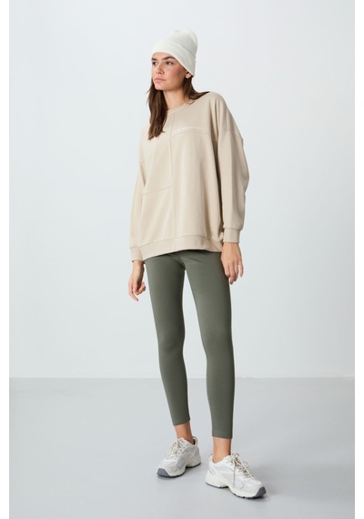 Tommy Life Bej Kompakt Pamuklu Kalın Pürüzsüz Dokulu O Yaka Oversize Fit Kadın Sweatshirt - 97288 Bej