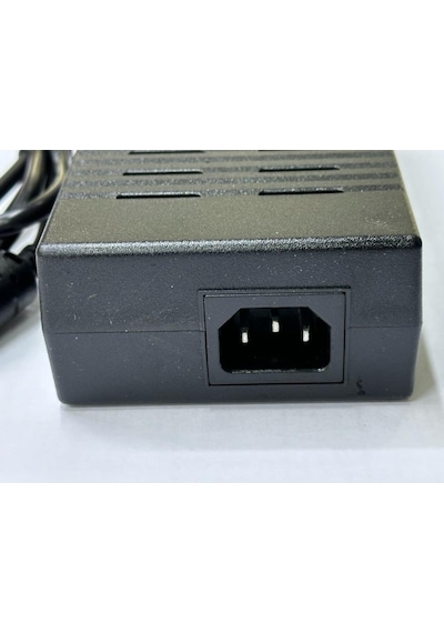 12 Volt 15 Amper Adaptör 12 Volt 15 Amper Plastik Kasa Adaptör 12 Volt 15 Amper 5.5 Mm 2.5 Mm Adaptör