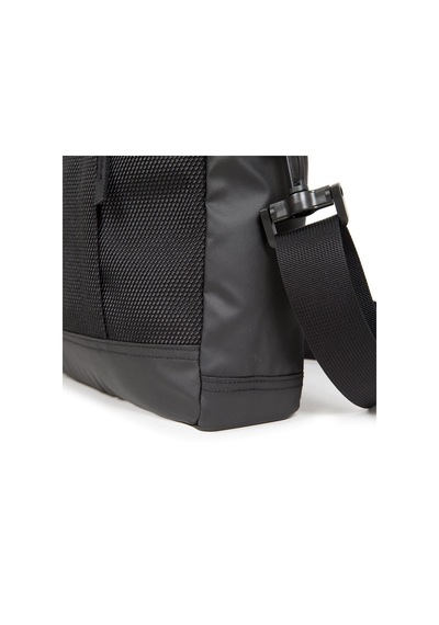 Eastpak Acton Cnnct Coat Omuz Notebook Laptop Çantası Ek42F80W Siyah