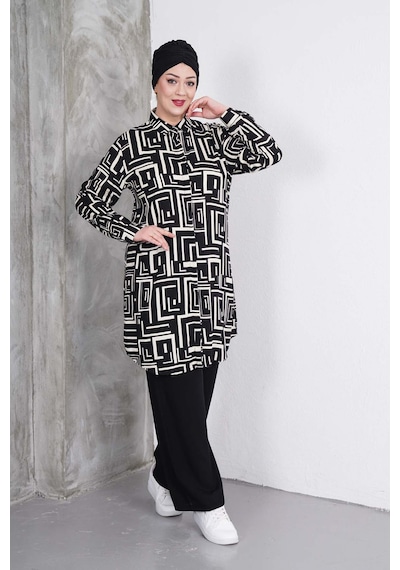 Polologin Butik Beyaz Labirent Çizgili Tunik Ve Siyah Pantolon Takım Çok Renkli