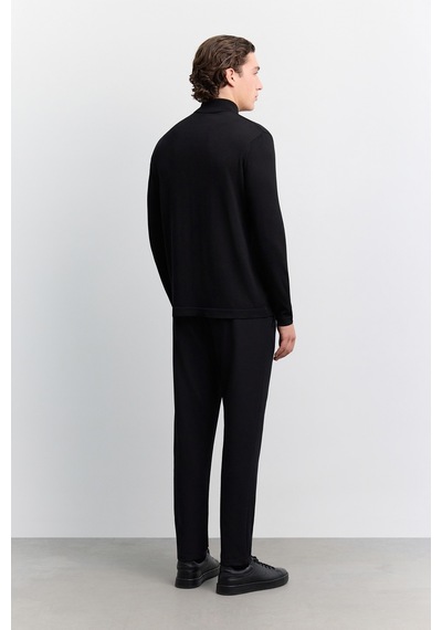 Avva Erkek Siyah Yarım Balıkçı Yaka Rayon Tüylenmeyen Basic Regular Fit Triko Kazak B005151