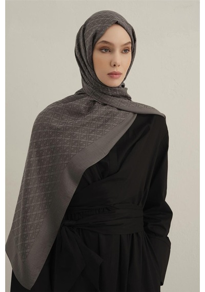 Armine Lyocell Naia Üçgen Monogram Şal 5 18 Füme