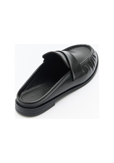 Lutvelizade Loafer 2601 Arkası Açık Büzgülü Siyah Kadın Loafer